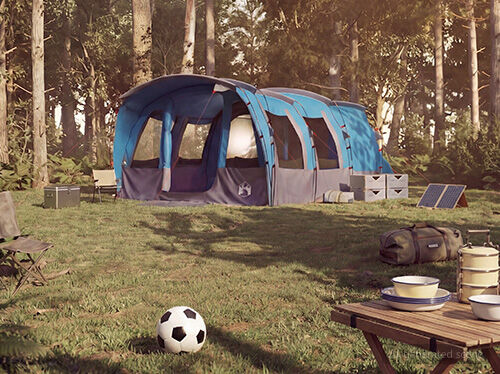 Amplia tienda de campa&ntilde;a familiar azul montada al aire libre con m&uacute;ltiples secciones, dise&ntilde;ada para acampar c&oacute;modamente en grupo.