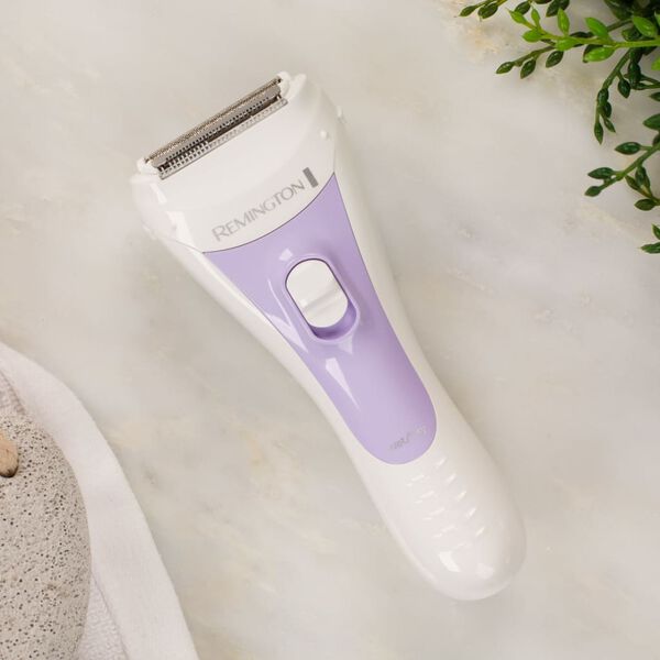 REMINGTON Afeitadora de mujer Smooth & Silky blanco y morado