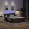 vidaXL Cama otomana con colch&oacute;n LED marr&oacute;n oscuro 140x190 cm tela
