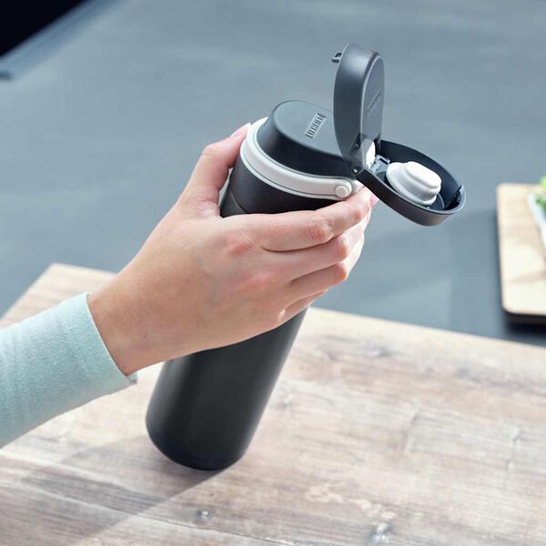Leifheit Botella de termo Flip 600 ml negro