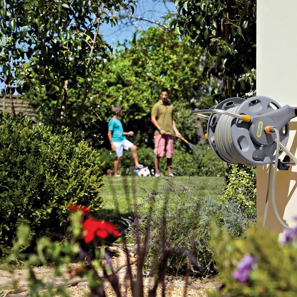 Hozelock Carrete de manguera de pie/pared 60 m con manguera de 50 m